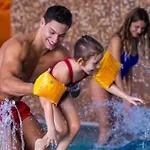 Ξενοδοχείο με διαμερίσματα Blue Mountain 4*